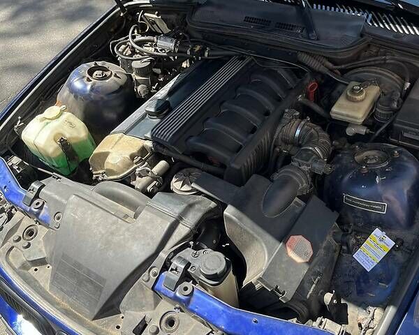 Синій БМВ 3 Серія, об'ємом двигуна 2 л та пробігом 375 тис. км за 2800 $, фото 10 на Automoto.ua