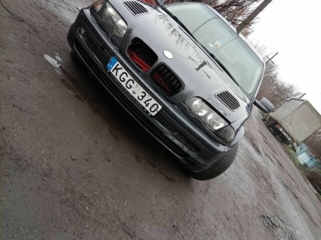 Синий БМВ 3 Серия, объемом двигателя 2 л и пробегом 299 тыс. км за 3000 $, фото 7 на Automoto.ua