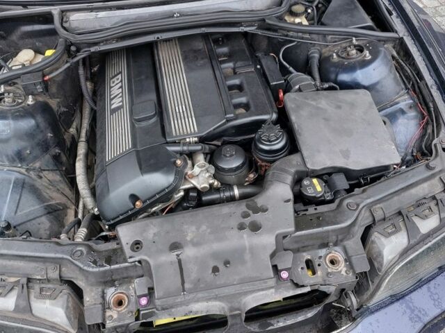 Синий БМВ 3 Серия, объемом двигателя 3 л и пробегом 200 тыс. км за 11000 $, фото 9 на Automoto.ua