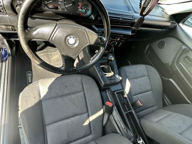 Синий БМВ 3 Серия, объемом двигателя 1.8 л и пробегом 300 тыс. км за 2350 $, фото 3 на Automoto.ua