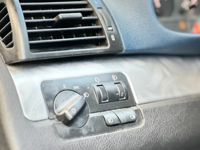 Синий БМВ 3 Серия, объемом двигателя 1.8 л и пробегом 220 тыс. км за 3199 $, фото 12 на Automoto.ua