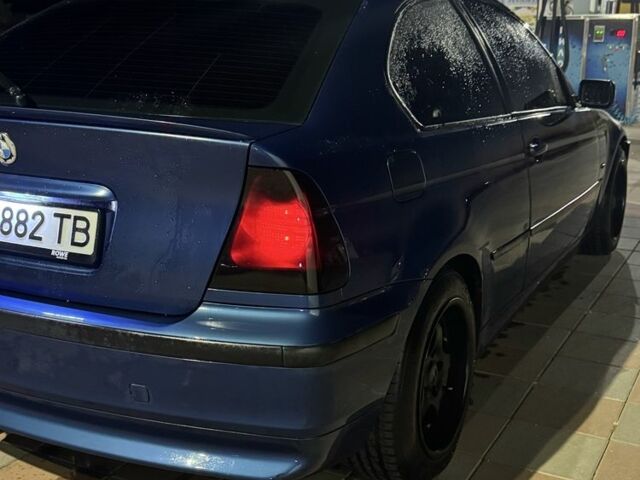 Синий БМВ 3 Серия, объемом двигателя 1.8 л и пробегом 330 тыс. км за 3000 $, фото 3 на Automoto.ua