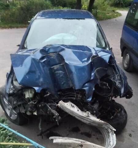 Синій БМВ 3 Серія, об'ємом двигуна 1.8 л та пробігом 240 тис. км за 500 $, фото 7 на Automoto.ua