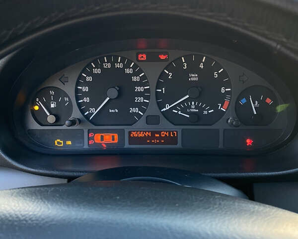 Синій БМВ 3 Серія, об'ємом двигуна 1.8 л та пробігом 265 тис. км за 4200 $, фото 13 на Automoto.ua