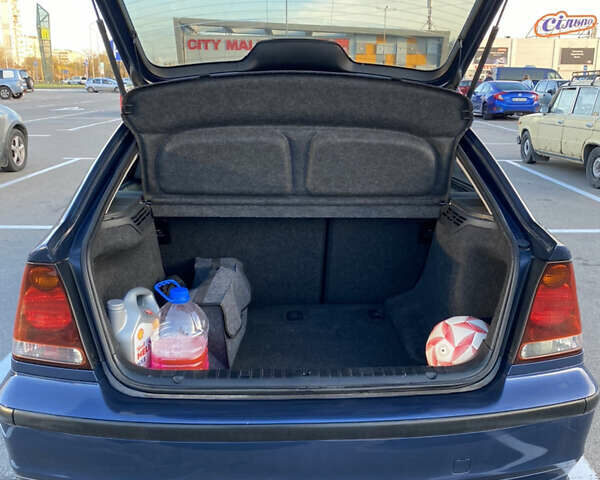 Синій БМВ 3 Серія, об'ємом двигуна 1.8 л та пробігом 265 тис. км за 4200 $, фото 15 на Automoto.ua