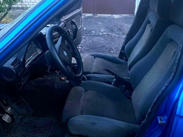 Синий БМВ 3 Серия, объемом двигателя 1.8 л и пробегом 300 тыс. км за 1650 $, фото 6 на Automoto.ua