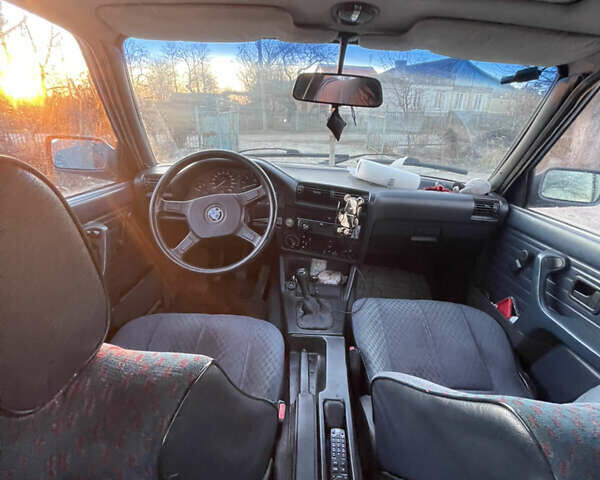 Синий БМВ 3 Серия, объемом двигателя 1.8 л и пробегом 347 тыс. км за 1800 $, фото 11 на Automoto.ua