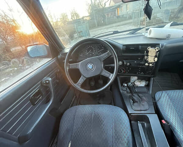 Синий БМВ 3 Серия, объемом двигателя 1.8 л и пробегом 347 тыс. км за 1800 $, фото 10 на Automoto.ua