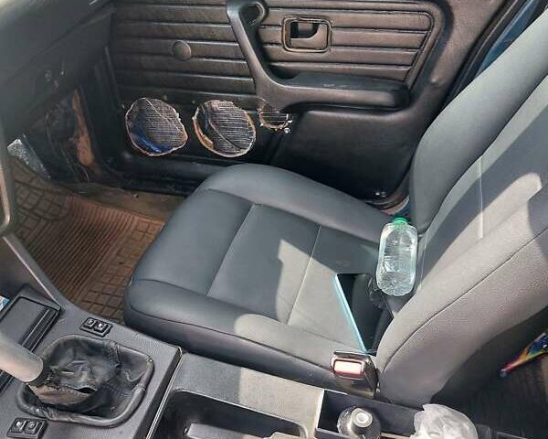 Синий БМВ 3 Серия, объемом двигателя 2.32 л и пробегом 311 тыс. км за 2499 $, фото 21 на Automoto.ua