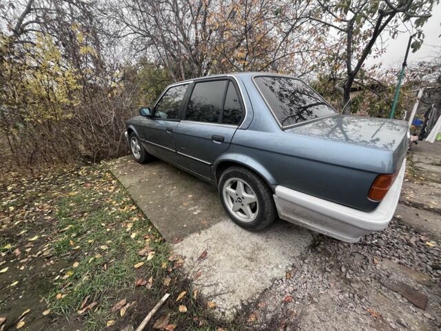 Синий БМВ 3 Серия, объемом двигателя 1.8 л и пробегом 352 тыс. км за 1200 $, фото 5 на Automoto.ua