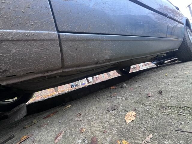 Синий БМВ 3 Серия, объемом двигателя 1.8 л и пробегом 352 тыс. км за 1200 $, фото 6 на Automoto.ua