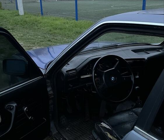 Синій БМВ 3 Серія, об'ємом двигуна 1.6 л та пробігом 200 тис. км за 1399 $, фото 4 на Automoto.ua