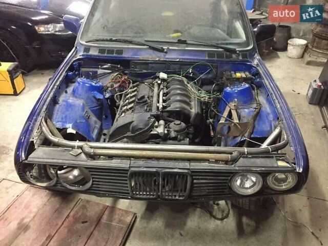 Синий БМВ 3 Серия, объемом двигателя 2 л и пробегом 100 тыс. км за 2100 $, фото 5 на Automoto.ua