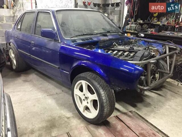 Синий БМВ 3 Серия, объемом двигателя 2 л и пробегом 100 тыс. км за 2100 $, фото 6 на Automoto.ua