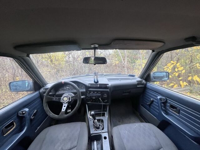 Синій БМВ 3 Серія, об'ємом двигуна 1.8 л та пробігом 352 тис. км за 1200 $, фото 4 на Automoto.ua