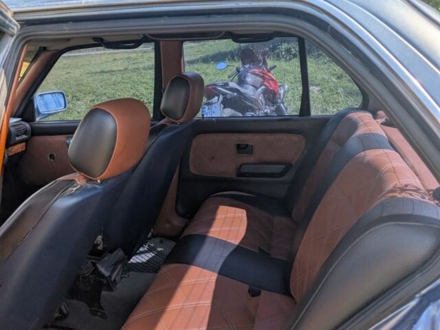 Синий БМВ 3 Серия, объемом двигателя 1.8 л и пробегом 240 тыс. км за 1799 $, фото 6 на Automoto.ua