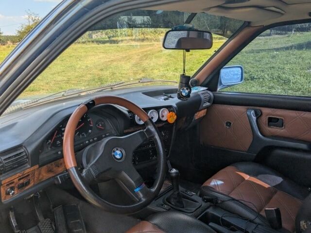 Синий БМВ 3 Серия, объемом двигателя 1.8 л и пробегом 240 тыс. км за 1799 $, фото 4 на Automoto.ua