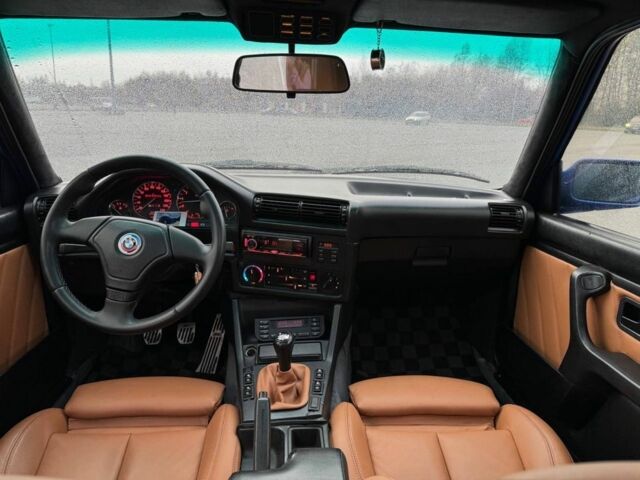 Синий БМВ 3 Серия, объемом двигателя 2 л и пробегом 200 тыс. км за 4000 $, фото 4 на Automoto.ua