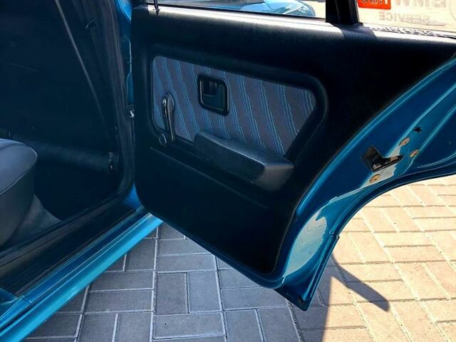 Синий БМВ 3 Серия, объемом двигателя 1.6 л и пробегом 170 тыс. км за 4500 $, фото 13 на Automoto.ua