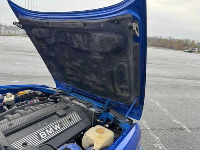 Синий БМВ 3 Серия, объемом двигателя 2 л и пробегом 200 тыс. км за 4000 $, фото 6 на Automoto.ua