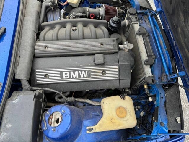 Синий БМВ 3 Серия, объемом двигателя 2 л и пробегом 200 тыс. км за 4000 $, фото 5 на Automoto.ua