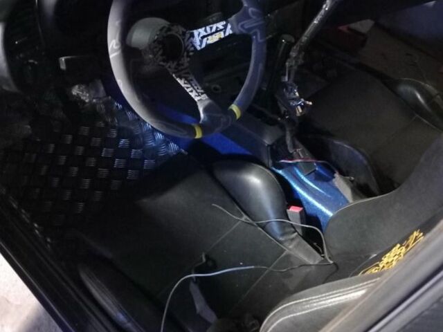 Синий БМВ 3 Серия, объемом двигателя 1.6 л и пробегом 200 тыс. км за 4000 $, фото 7 на Automoto.ua