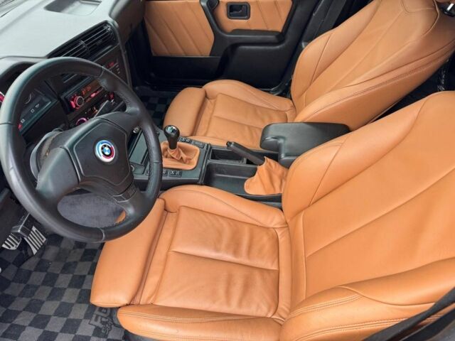 Синий БМВ 3 Серия, объемом двигателя 2 л и пробегом 200 тыс. км за 4000 $, фото 3 на Automoto.ua