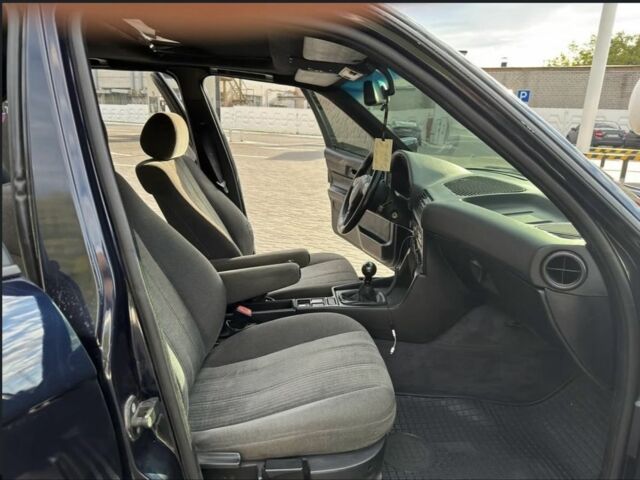 Синий БМВ 3 Серия, объемом двигателя 2 л и пробегом 430 тыс. км за 3000 $, фото 7 на Automoto.ua