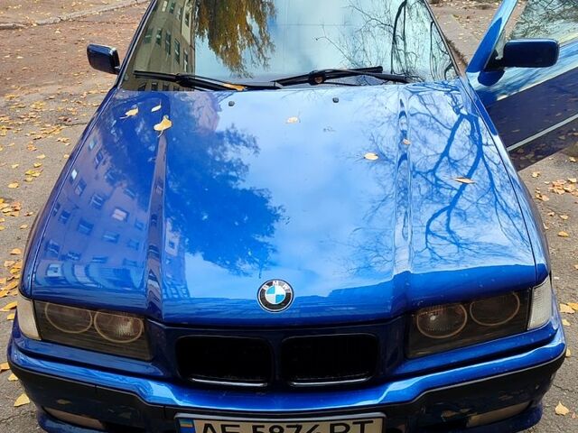 Синий БМВ 3 Серия, объемом двигателя 2 л и пробегом 334 тыс. км за 3700 $, фото 9 на Automoto.ua