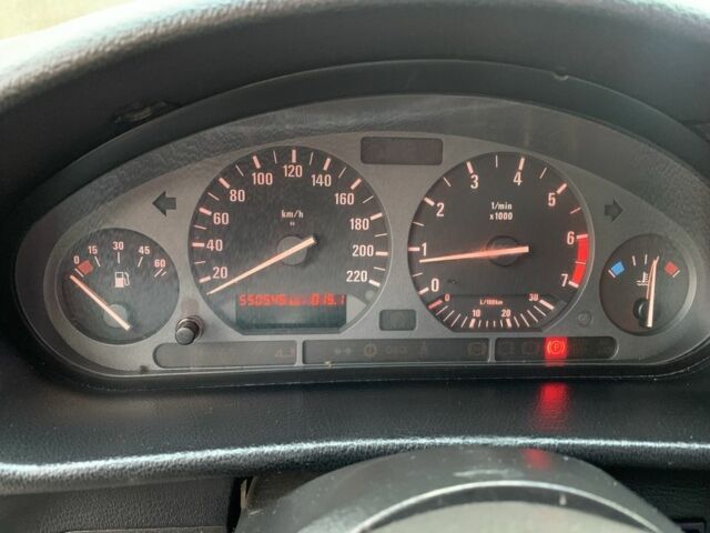 Синий БМВ 3 Серия, объемом двигателя 1.8 л и пробегом 550 тыс. км за 1950 $, фото 13 на Automoto.ua