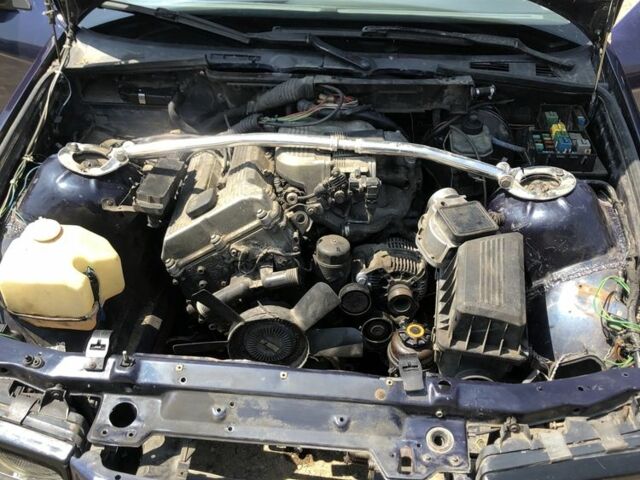 Синий БМВ 3 Серия, объемом двигателя 1.8 л и пробегом 280 тыс. км за 1500 $, фото 9 на Automoto.ua