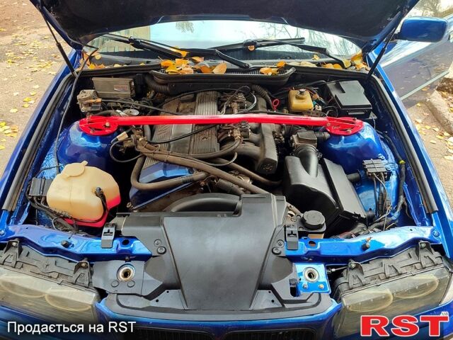 Синий БМВ 3 Серия, объемом двигателя 2 л и пробегом 334 тыс. км за 3700 $, фото 7 на Automoto.ua