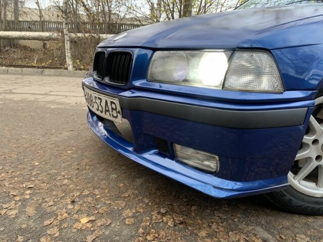 Синий БМВ 3 Серия, объемом двигателя 1.8 л и пробегом 550 тыс. км за 1950 $, фото 8 на Automoto.ua