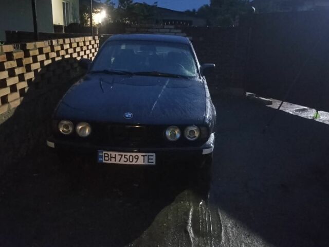 Синий БМВ 3 Серия, объемом двигателя 2.5 л и пробегом 420 тыс. км за 800 $, фото 4 на Automoto.ua