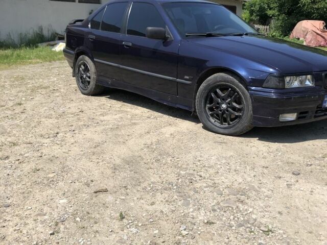 Синий БМВ 3 Серия, объемом двигателя 1.8 л и пробегом 280 тыс. км за 1500 $, фото 2 на Automoto.ua