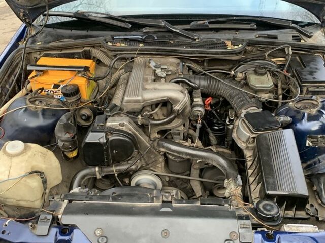 Синий БМВ 3 Серия, объемом двигателя 1.8 л и пробегом 550 тыс. км за 1950 $, фото 16 на Automoto.ua