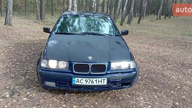 Синий БМВ 3 Серия, объемом двигателя 1.8 л и пробегом 505 тыс. км за 2600 $, фото 7 на Automoto.ua