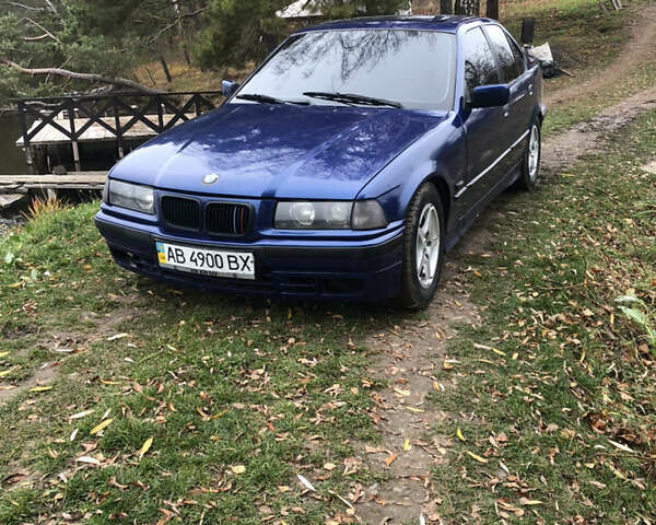 Синій БМВ 3 Серія, об'ємом двигуна 1.6 л та пробігом 326 тис. км за 2600 $, фото 7 на Automoto.ua