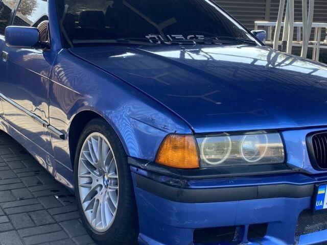 Синий БМВ 3 Серия, объемом двигателя 2.8 л и пробегом 512 тыс. км за 3000 $, фото 5 на Automoto.ua