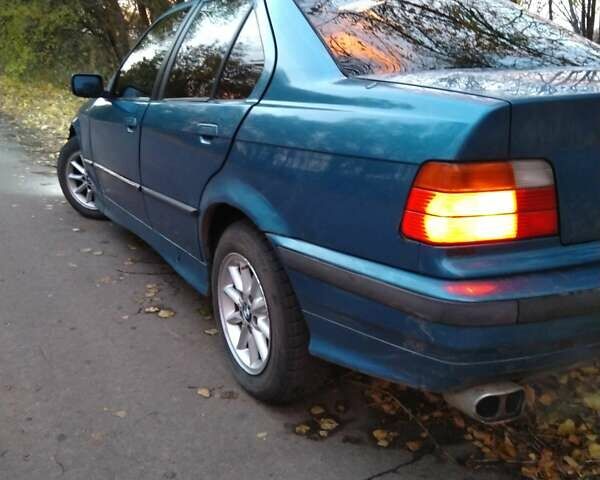 Синій БМВ 3 Серія, об'ємом двигуна 1.8 л та пробігом 280 тис. км за 2150 $, фото 5 на Automoto.ua