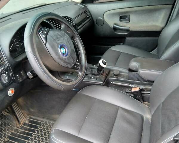 Синій БМВ 3 Серія, об'ємом двигуна 1.8 л та пробігом 280 тис. км за 2150 $, фото 7 на Automoto.ua