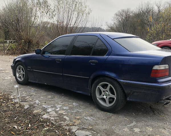 Синій БМВ 3 Серія, об'ємом двигуна 1.6 л та пробігом 326 тис. км за 2600 $, фото 1 на Automoto.ua