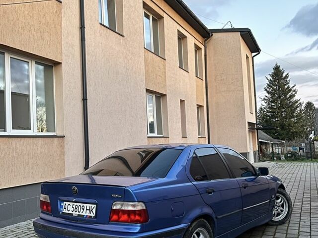 Синий БМВ 3 Серия, объемом двигателя 1.6 л и пробегом 285 тыс. км за 2600 $, фото 1 на Automoto.ua