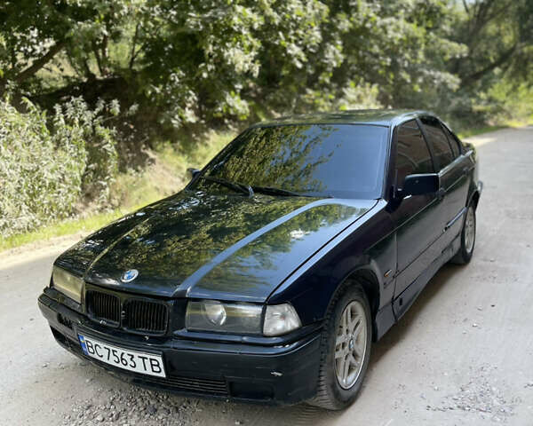 Синий БМВ 3 Серия, объемом двигателя 1.6 л и пробегом 250 тыс. км за 1950 $, фото 6 на Automoto.ua