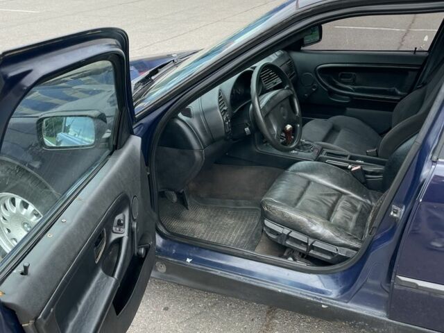 Синій БМВ 3 Серія, об'ємом двигуна 1.8 л та пробігом 379 тис. км за 2400 $, фото 5 на Automoto.ua