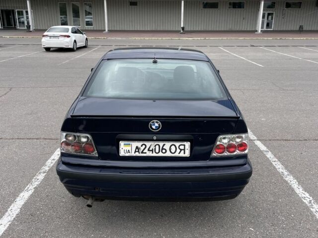 Синій БМВ 3 Серія, об'ємом двигуна 1.8 л та пробігом 379 тис. км за 2400 $, фото 3 на Automoto.ua