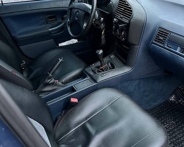 Синий БМВ 3 Серия, объемом двигателя 1.6 л и пробегом 350 тыс. км за 2700 $, фото 12 на Automoto.ua