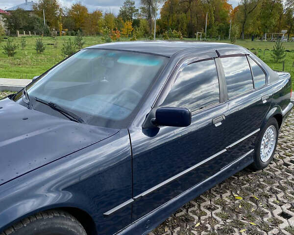 Синій БМВ 3 Серія, об'ємом двигуна 1.6 л та пробігом 374 тис. км за 2300 $, фото 3 на Automoto.ua