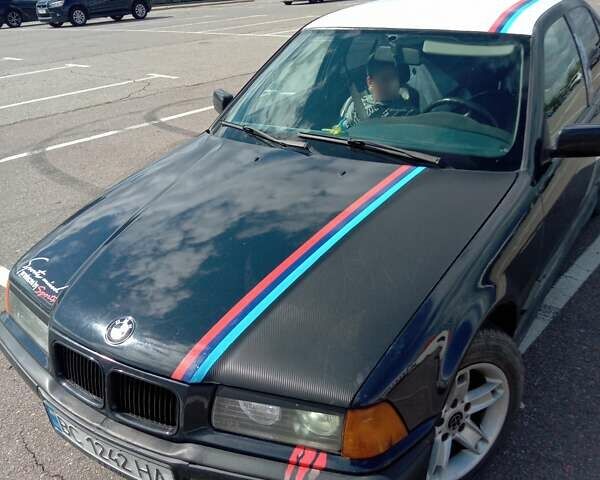 Синий БМВ 3 Серия, объемом двигателя 1.78 л и пробегом 290 тыс. км за 2300 $, фото 4 на Automoto.ua