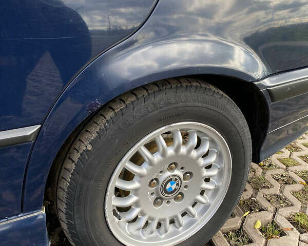 Синій БМВ 3 Серія, об'ємом двигуна 1.6 л та пробігом 374 тис. км за 2300 $, фото 8 на Automoto.ua